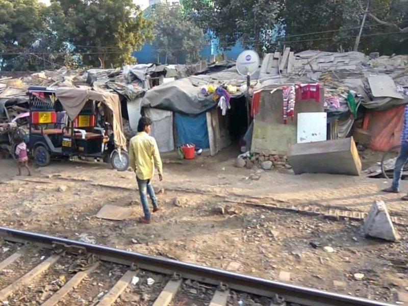 सवाल:-तो क्या इस बार रेलवे हटा पायेगा अतिक्रमण या फिर रह जाएंगे हवा-हवाई दावे??..,चुनाव से पहले अतिक्रमण हटा पाना होगा टेडी खीर