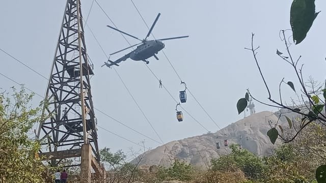 हादसा:- देवघर रोपवे हादसे में अब तक 38 लोग बचाये गए,10 के फंसे होने की खबर,रेस्क्यू अभियान जारी