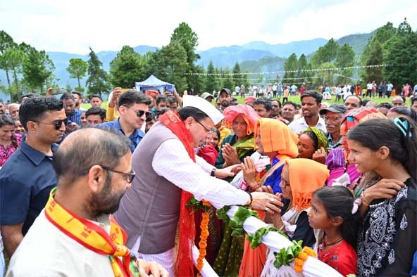 उत्तराखण्डः टिहरी पहुंचे सीएम धामी! कांगुड़ा नागराज मंदिर में की पूजा-अर्चना, पर्यटन को लेकर कही बड़ी बात